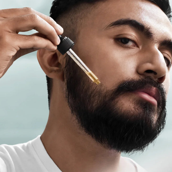 HYDRATER SA BARBE avec des huiles de qualité est essentiel pour les hommes