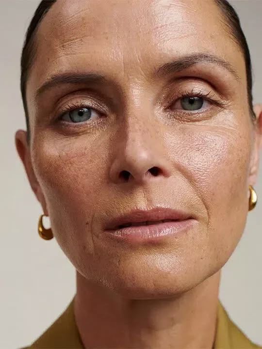 Pourquoi certaines rides apparaissent plus vite d’un côté du visage ?