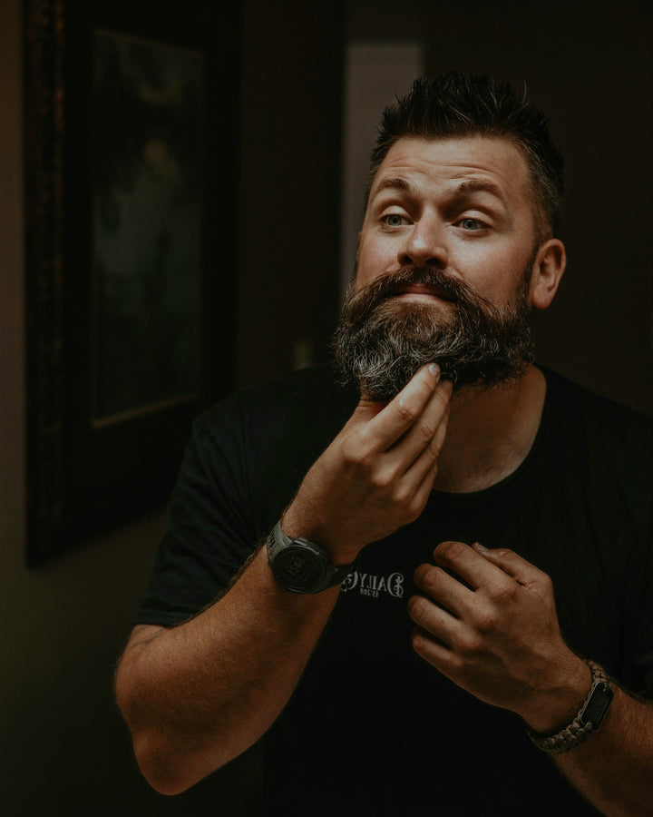 Pourquoi hydrater sa barbe avec une huile de qualité est essentiel pour les hommes